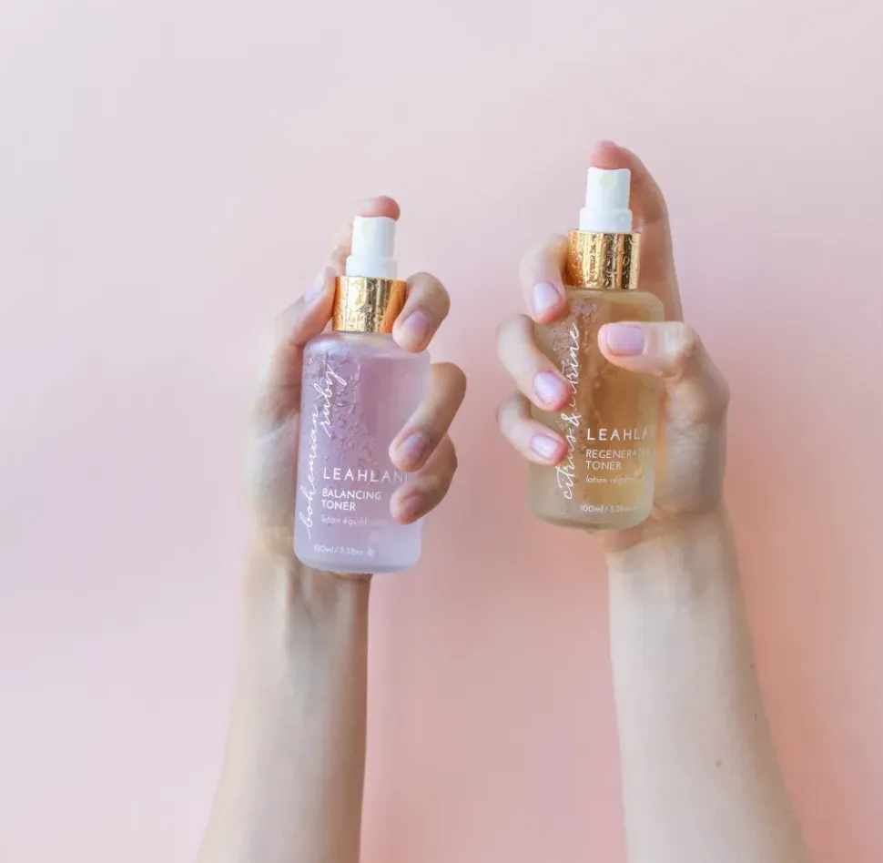 Bohemian Ruby Toning Mist - Feuchtigkeit ausgleichender Gesichtstoner für trockene und empfindliche Haut