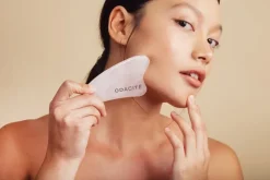 Crystal Contour Gua Sha -Gesichtsmassagestein aus Rosenquarz
