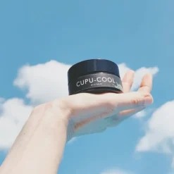 Cupu Cool - Gelbalm mit Hyaluron, Peptiden und wirksamen Pflanzenbuttern