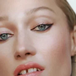 Eye and Lip Definer - PETUNIA - MANASI 7 Lipliner und Kajalstift
