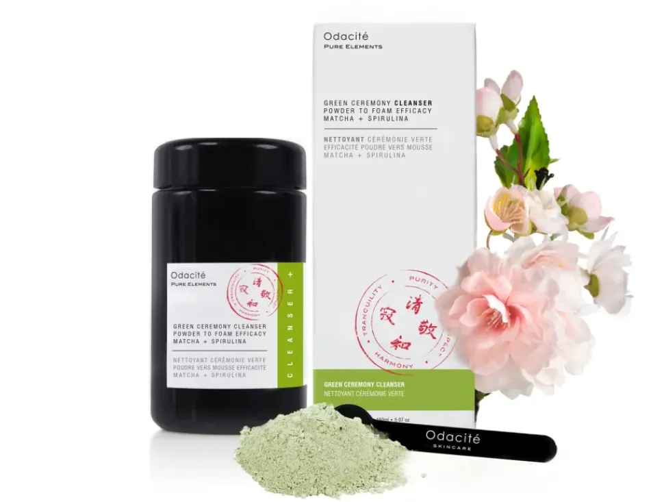 Green Ceremony Cleanser - Puder-zu-Schaum-Cleanser mit Matcha + Spirulina Alge