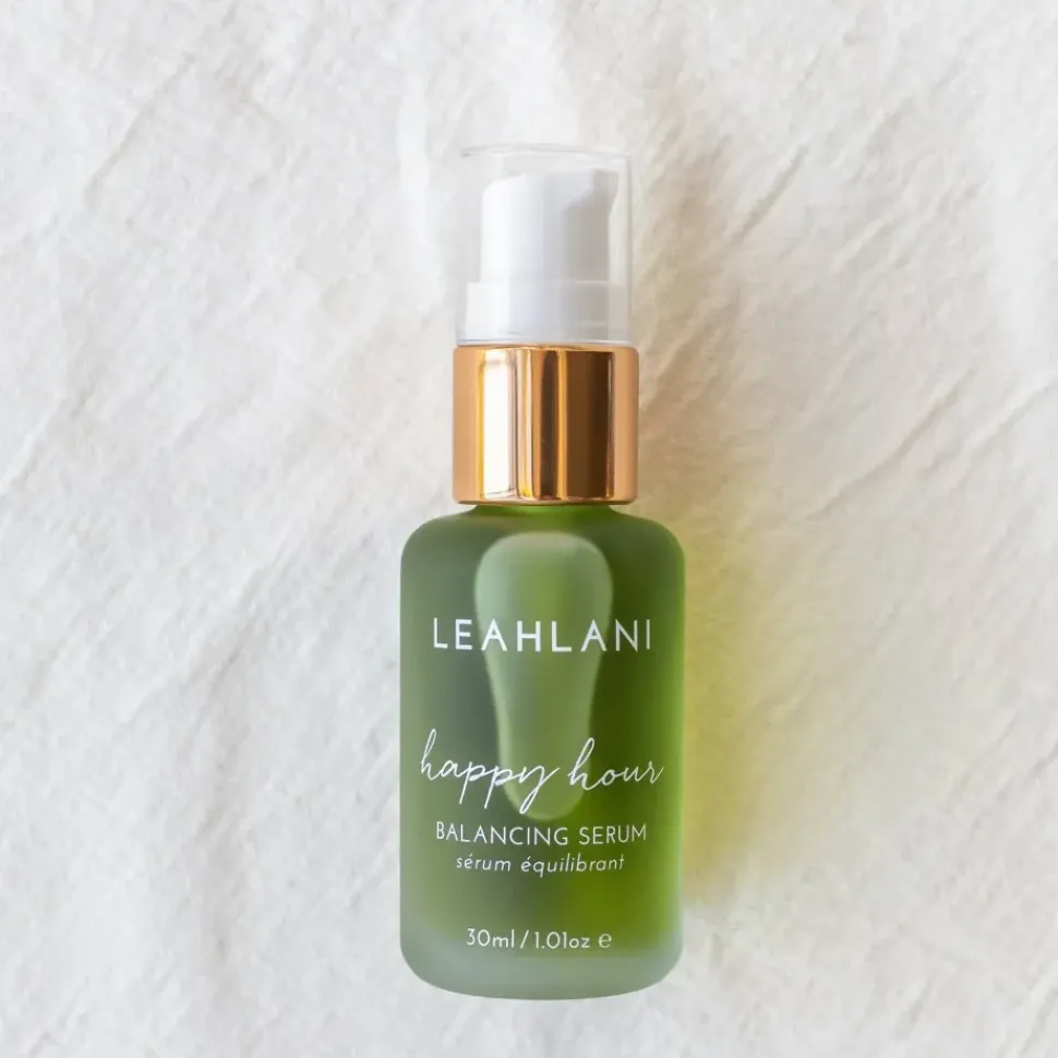 Happy Hour Balancing Serum - Serum für Mischhaut in Form eines leichten Gesichtsöls mit Jojoba- und Hagebuttenöl sowie Blue Tansy