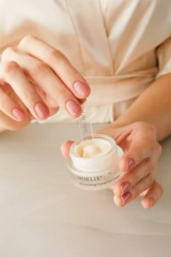 Illuminating Crystal Eye Cream
