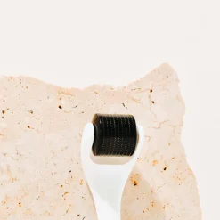 Micro Needle Dermal Roller | Wildcrafted Organics - 0,3 mm