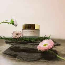 Thousand Petals – Reinigende und Haut erneuernde Maske mit Blütensäuren
